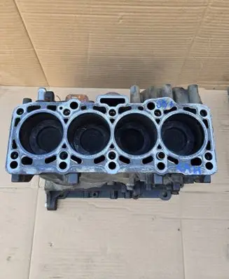 Volkswagen PASSAT B7 Engine block 03L023A
