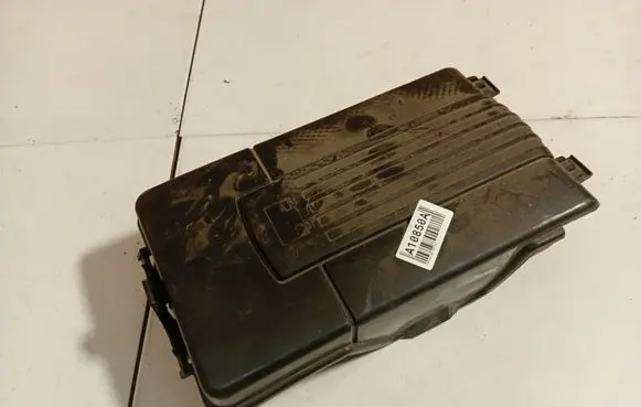 Volkswagen Golf V Battery box tray cover/lid 1K0915443A