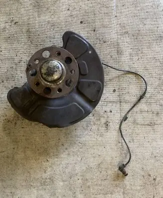 Mercedes-Benz E W212 Front wheel hub spindle knuckle