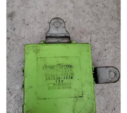 Toyota Land Cruiser (FJ80) Door control unit/module 8598060010