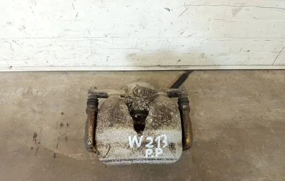 Mercedes-Benz E W213 Front brake caliper ZACISKPRAWYW213