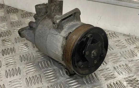Volkswagen Jetta VI Air conditioning (A/C) compressor (pump) 5K0820803A 01141228 11193202750B