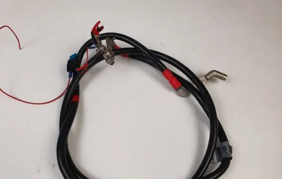 Mercedes-Benz Vito Viano W639 Positive cable (battery) A6394400127