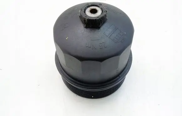 BMW 6 E63 E64 Oil filter cover 658103008