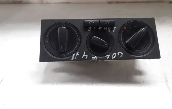 Volkswagen Golf IV Climate control unit