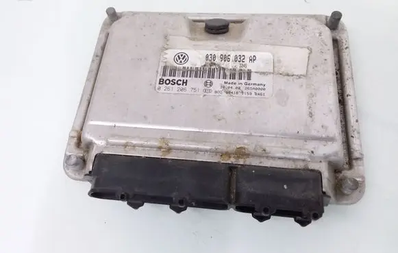 Volkswagen Polo Engine control unit/module 030906032AP 0261206751
