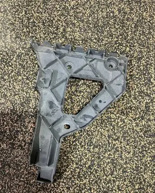 Audi A6 S6 C6 4F Front bumper mounting bracket 4F0807228