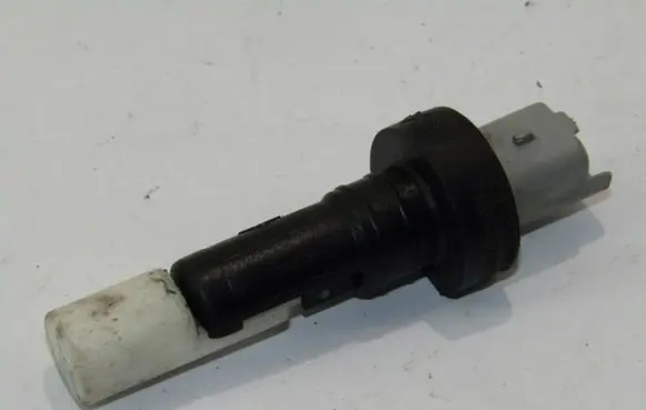 Nissan Pathfinder R51 Windshield washer fluid level sensor 964372780