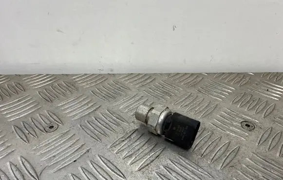 Audi A4 S4 B9 8W Air conditioning (A/C) pressure sensor 5Q0959126A