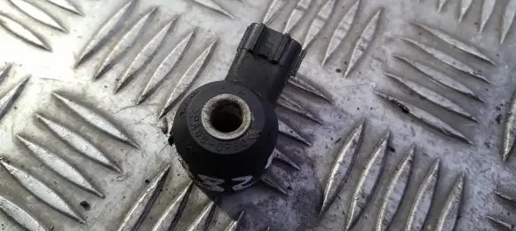 Nissan X-Trail T30 Detonation knock sensor kne08