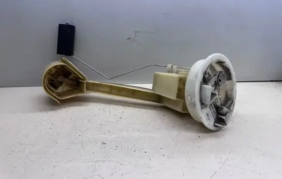 Audi A4 S4 B5 8D In-tank fuel pump 8D0919673H
