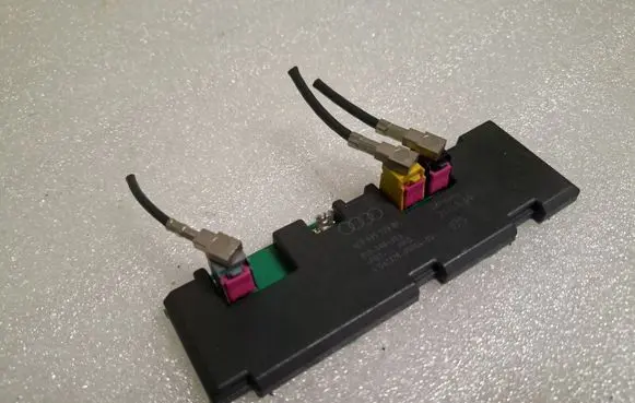 Audi A8 S8 D3 4E Aerial antenna amplifier 4E0035225BK