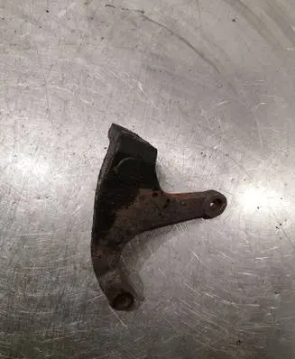 Toyota Avensis T250 Engine mounting bracket 172930g010