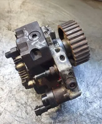 Renault Trafic II (X83) Fuel injection high pressure pump