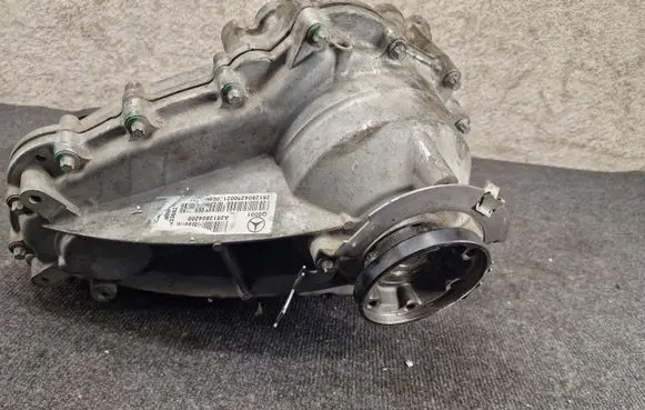Gearbox transfer box case