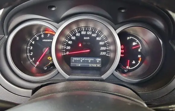 Speedometer (instrument cluster)
