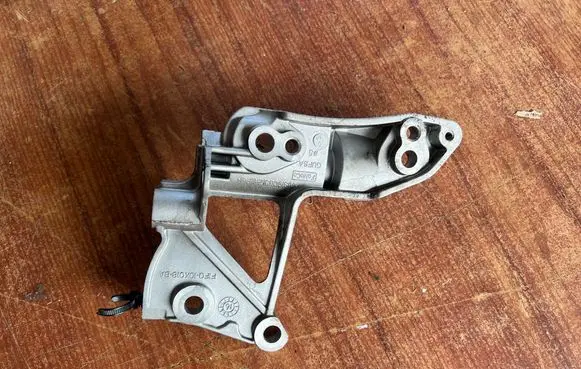 Ford Focus ST Generator/alternator bracket F1FQ10K018BA