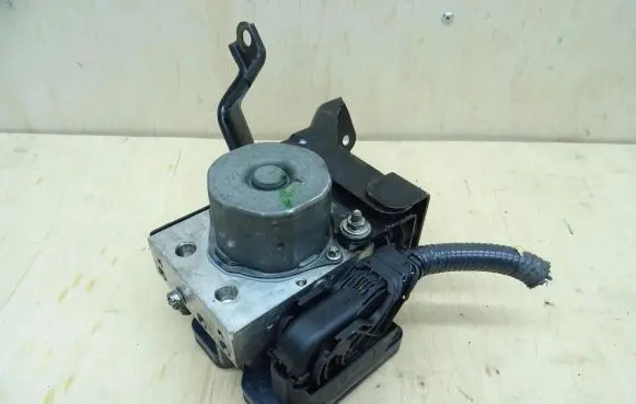 Nissan Qashqai ABS Pump 0265243928
