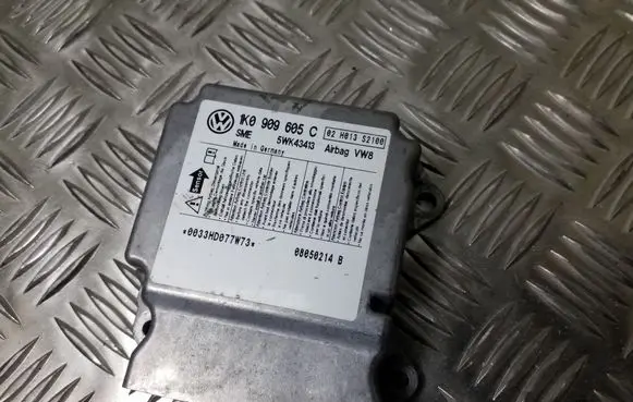 Volkswagen Golf Plus Airbag control unit/module 1K0909605C