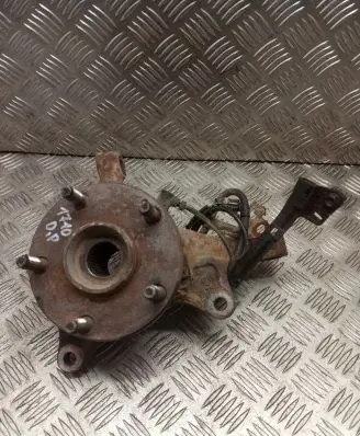 Toyota Avensis Verso Front wheel hub