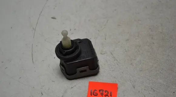 Skoda Fabia Mk2 (5J) Headlight level adjustment motor 6Y0941295