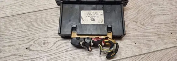 Audi A3 S3 8L Climate control unit 8l0820043b