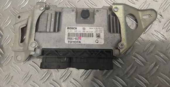 Toyota Yaris Engine control unit/module 896610D270