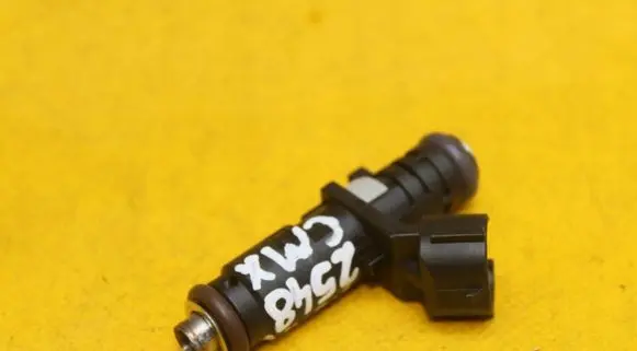 Volkswagen Golf VIII Fuel injector 06A906031CM