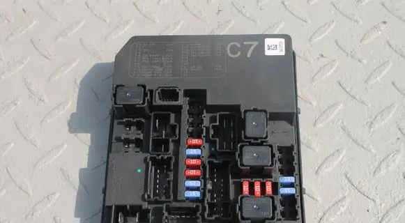 Nissan Juke I F15 Comfort/convenience module MODUL284B71KB0B 284B71KB0B