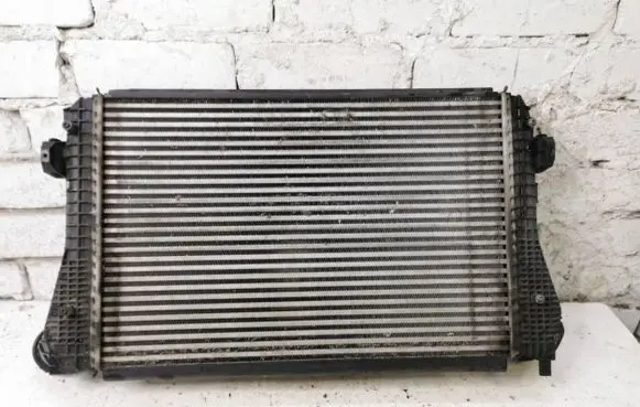 Volkswagen Golf Plus Intercooler radiator 1K0121345M