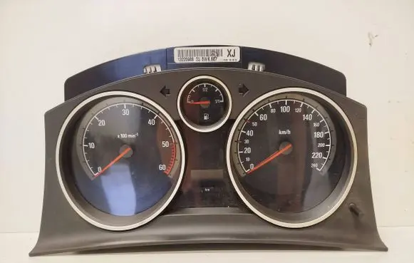 Opel Zafira B Speedometer (instrument cluster) 13225988 SW6607