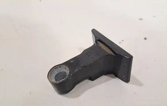 BMW X6 G06 Front door upper hinge 7333061