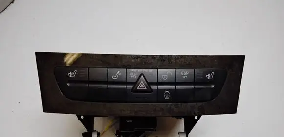 Mercedes-Benz CLS C219 CD/DVD changer 