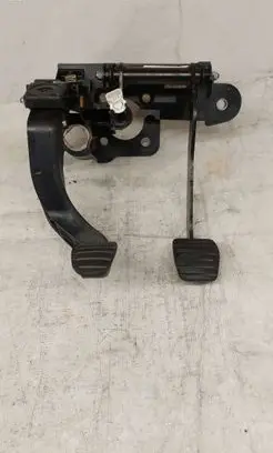 Renault Master III Pedal assembly 465108066R