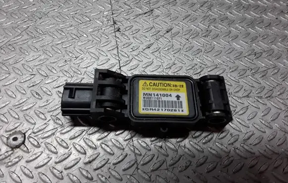 Mitsubishi Grandis Airbag deployment crash/impact sensor MN141004