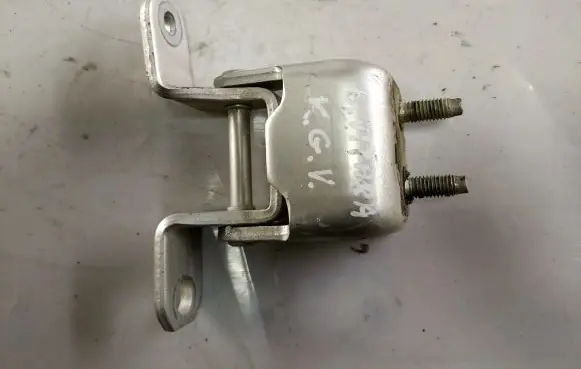 Suzuki Grand Vitara II Rear door upper hinge
