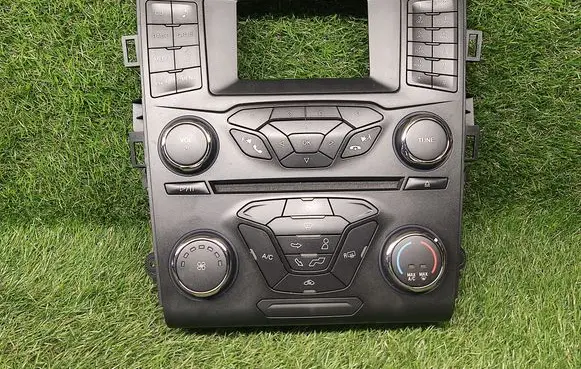 Ford Fusion II Head unit multimedia control ES7T18E243EB 900260120001