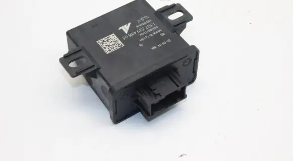 Jeep Cherokee Rear brake EMF control unit/module 130732948803