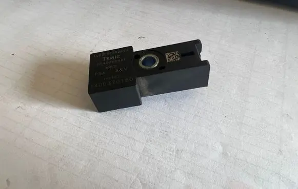 Peugeot 1007 Airbag deployment crash/impact sensor 1400370180 00402624A1 100ZCB7292692