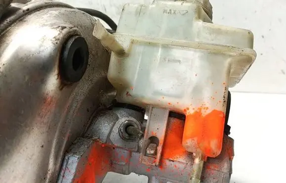 BMW 7 E65 E66 Brake fluid reservoir 