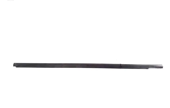 KIA Niro Front door glass trim molding 82220AT000