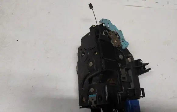 Seat Altea Front door lock 3D2837015
