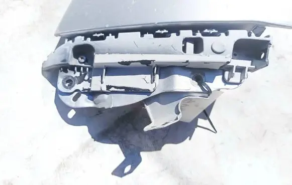 Chevrolet Cruze Front bumper mounting bracket