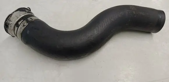 Toyota Avensis T250 Intercooler hose/pipe 32ACM050719