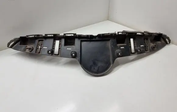 Buick Encore I Front bumper upper radiator grill 42582101