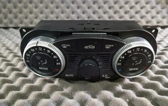 Mercedes-Benz SL R230 Climate control unit A2308301385