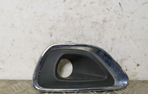 Jeep Grand Cherokee Front fog light trim/grill 68143083AB