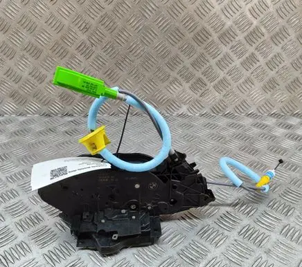 BMW iX1 Front door lock 5A160C6