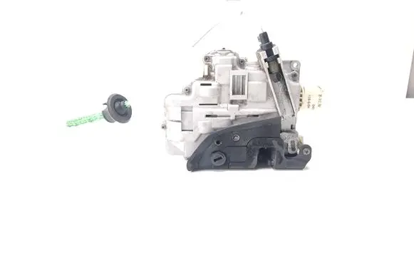 Audi A3 S3 A3 Sportback 8P Rear door lock 4F0839015