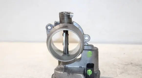 BMW 5 E60 E61 Throttle valve 7804373